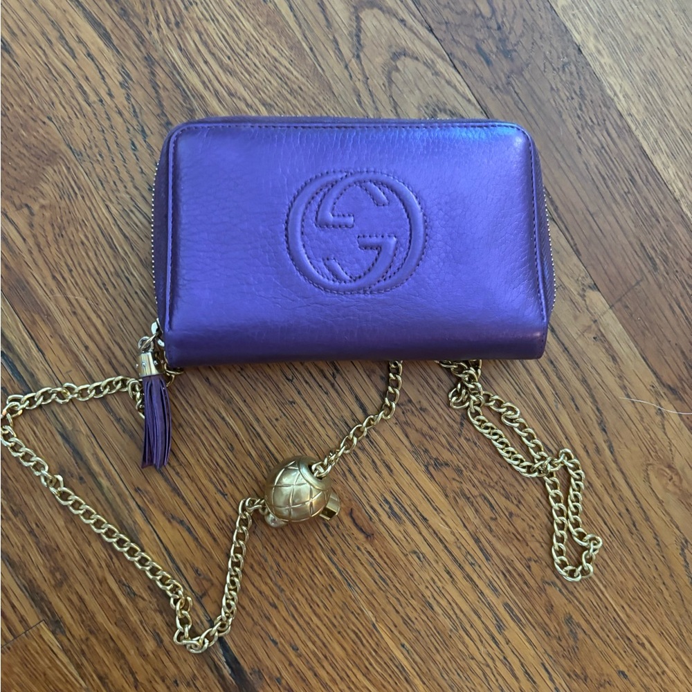 Authentic Gucci wallet on chain from Bag Envy. Colored purple.